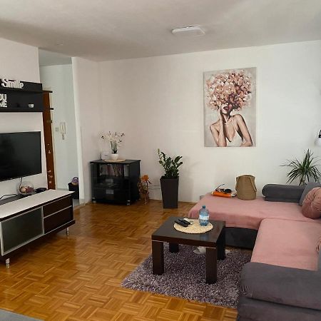 Apartment Miana โตรกีร์ ภายนอก รูปภาพ