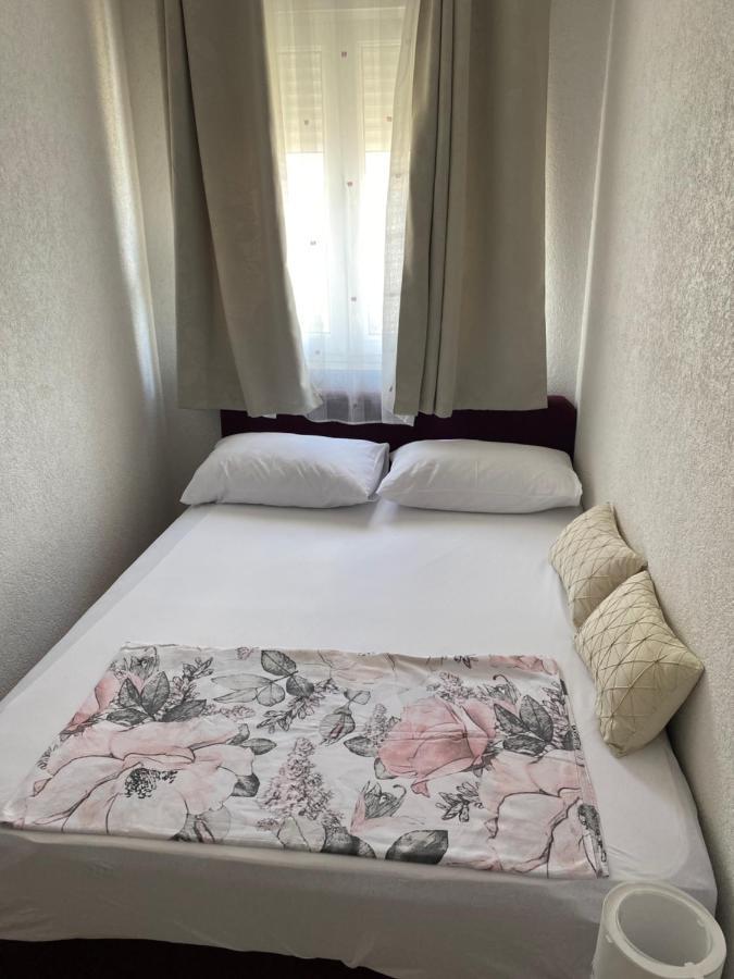 Apartment Miana โตรกีร์ ภายนอก รูปภาพ